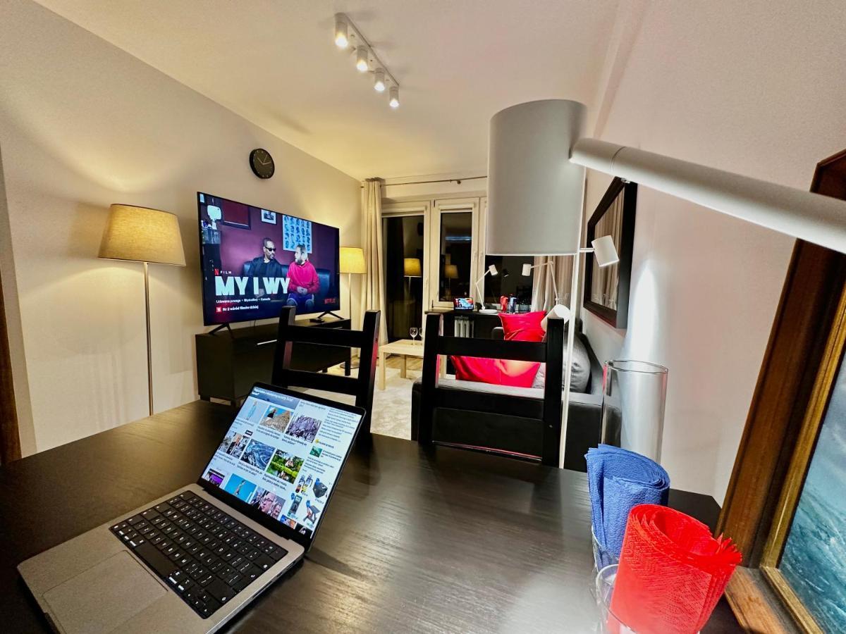 Decor 3 Metro Fast Wifi 1Gbs 80'Tv Hbo Disney Appletv Varsóvia Exterior foto